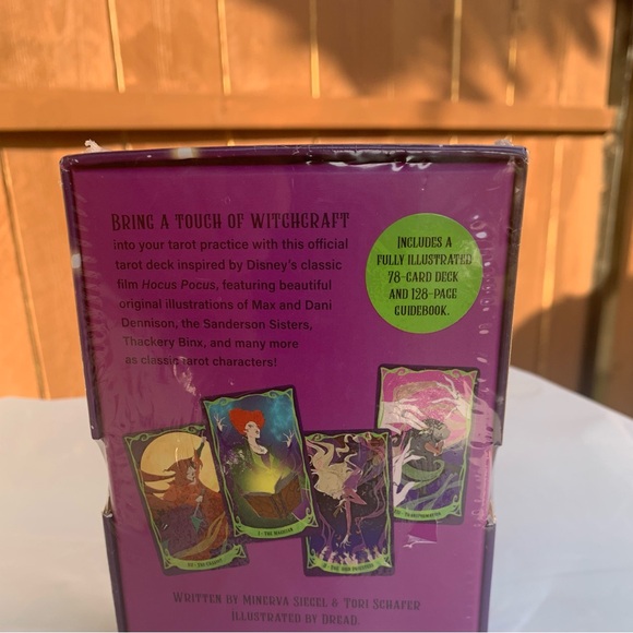 Hocus Pocus: The Official Tarot Deck and Guidebook: (Tarot Cards for Beg… - Picture 3 of 3